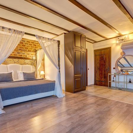 Papazlikhan Hotel Altınoluk Rum bild