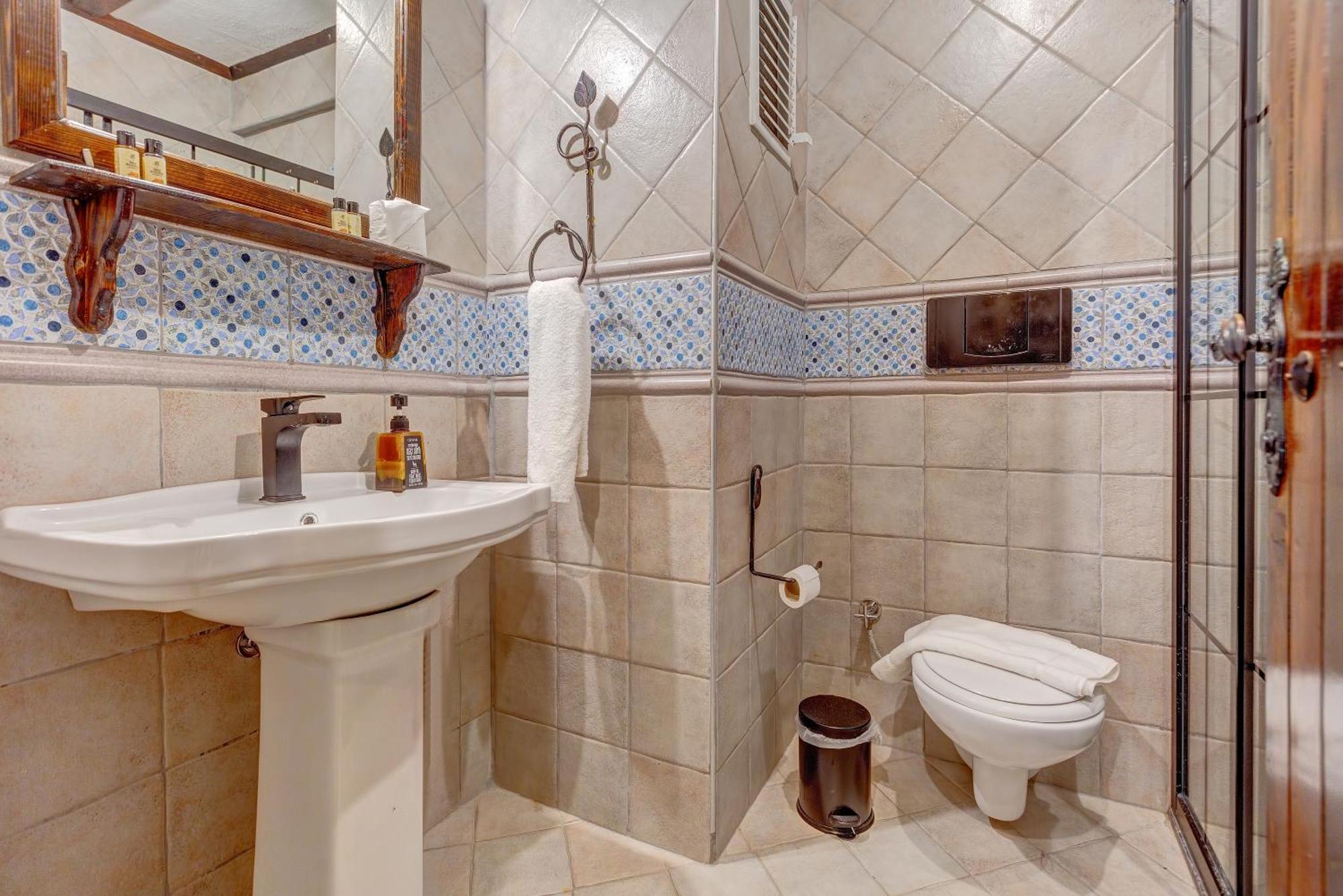 Papazlikhan Hotel Altınoluk Rum bild