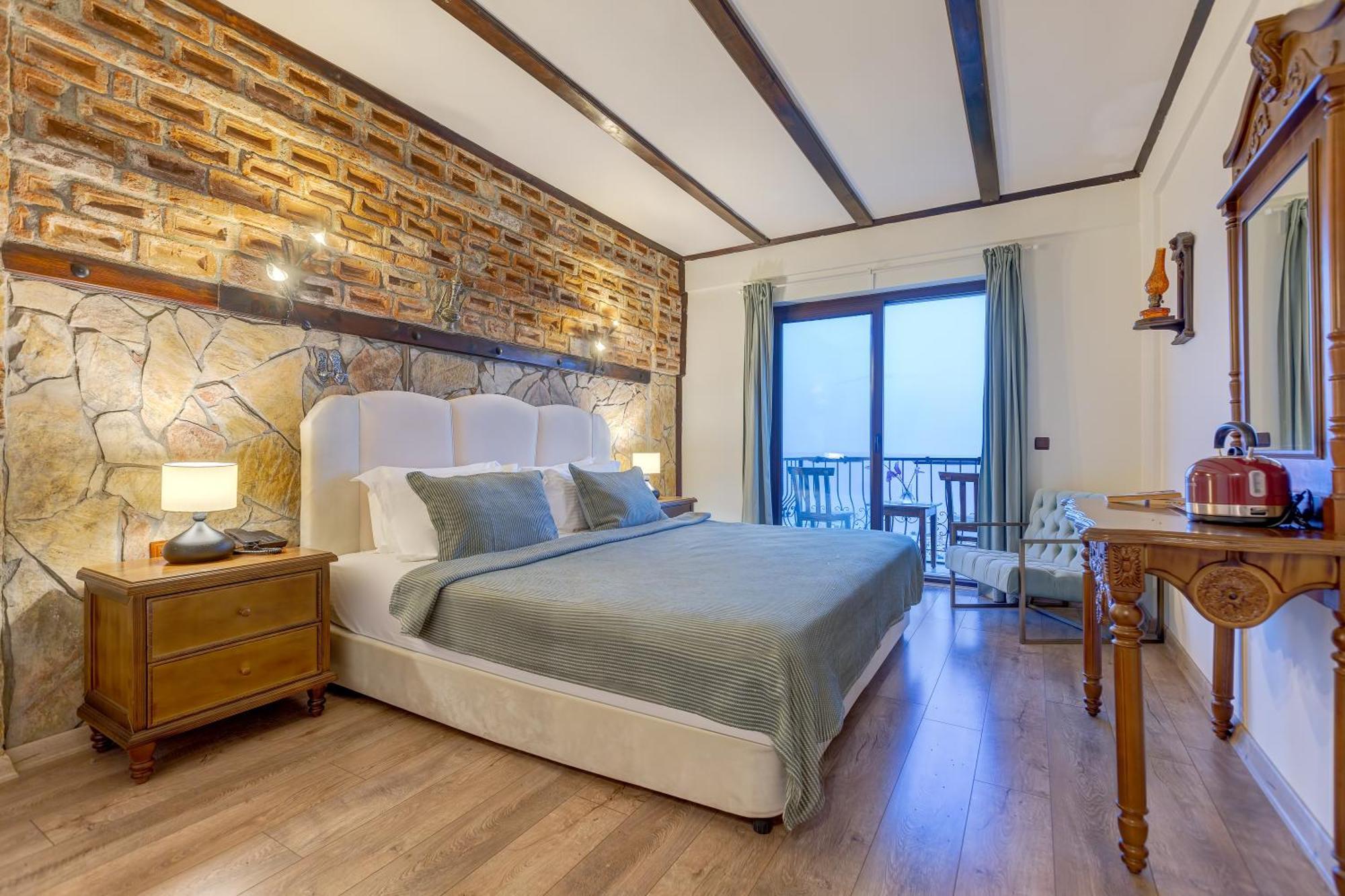 Papazlikhan Hotel Altınoluk Rum bild